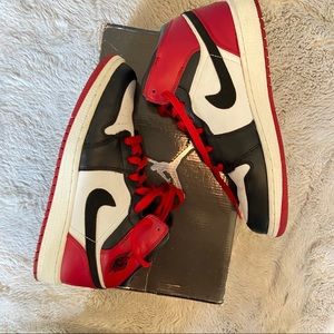 Youth Jordan 1 retro mid top sneaker / shoes 6.5 Y